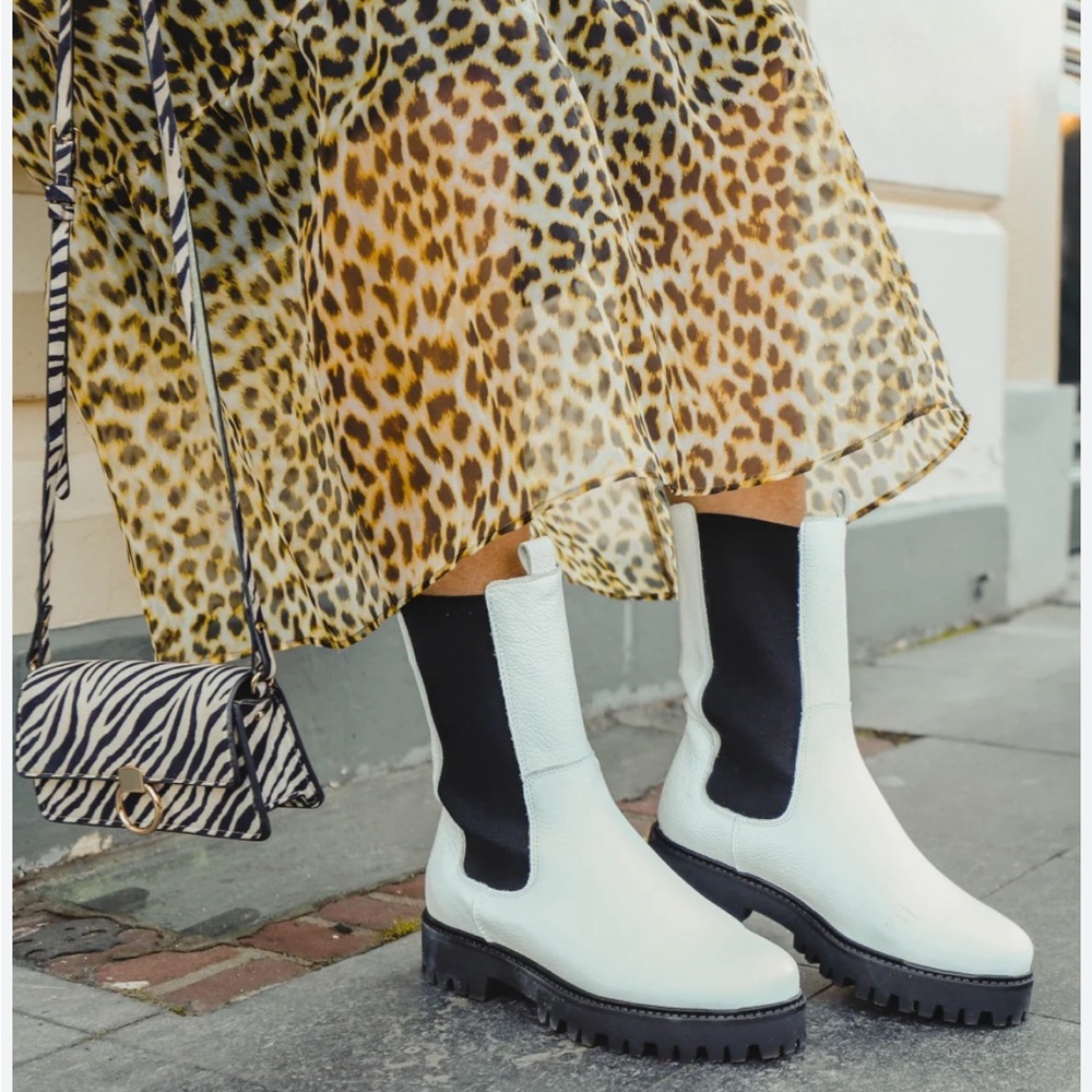Shoe Dazzle Ivory & Black Lug Sole Platform Ankle Biker Boots